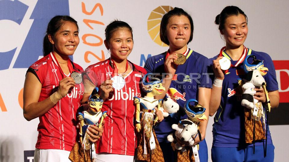 Juara dan runner up ganda putri BCA Indonesia Open Super Series Premier 2015. - INDOSPORT